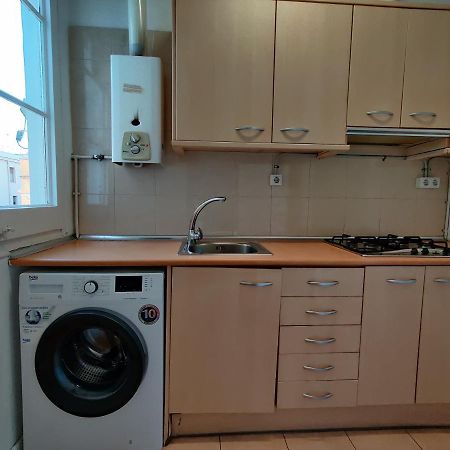 Cozy Apartment In Gracia บาร์เซโลนา ภายนอก รูปภาพ