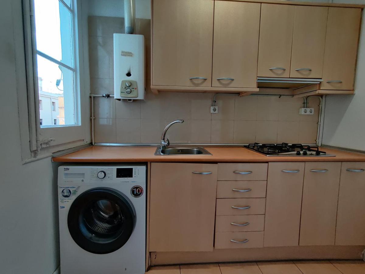 Cozy Apartment In Gracia บาร์เซโลนา ภายนอก รูปภาพ